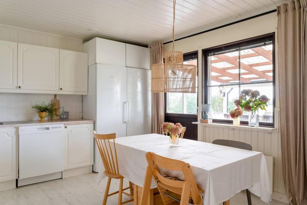 A Countryside Villa Close To Uppsala! ภายนอก รูปภาพ